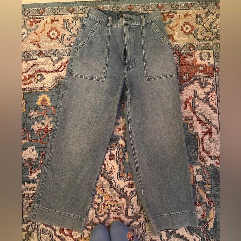 Abercrombie wide legged cargo jeans in good condition